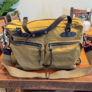 Filson 48 hour tin cloth tan duffle bag